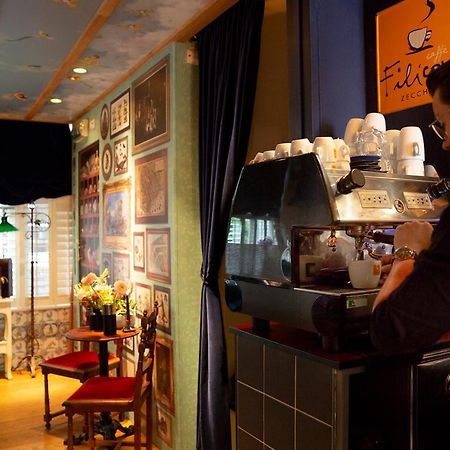 Rosalia'S Menagerie Cocktail Bar & Innupstairs 암스테르담 외부 사진